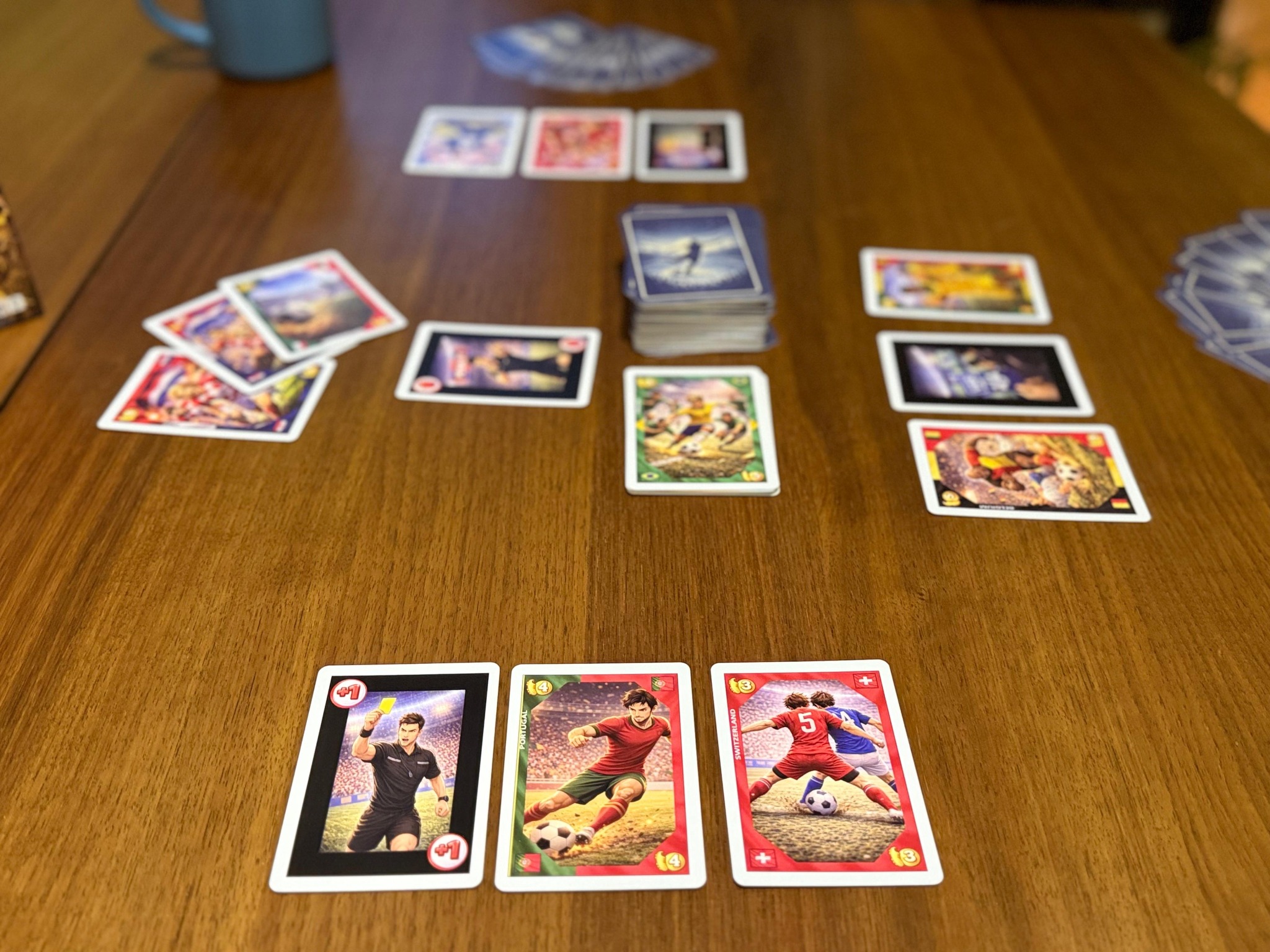 Cartes posées sur la table